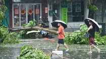 Siêu bão Yagi đổ bộ Trung Quốc khiến 2 người chết, 92 người bị thương