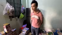Cất giấu 138 kg pháo nổ trong phòng trọ để bán