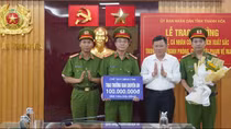 Khen thưởng chiến công triệt phá đường dây vận chuyển 42kg ma tuý