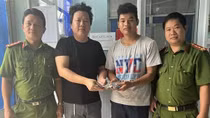 Hành động đẹp của 2 chiến sĩ CAND