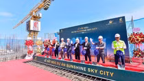 Tổ hợp căn hộ “chuẩn khách sạn ven sông Sài Gòn” - Sunshine Sky City cất nóc toà S4