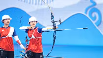 Ánh Nguyệt và "nụ cười Olympic" bên cây cung