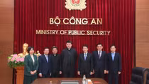 Thứ trưởng Lương Tam Quang tiếp đại diện thường trú Toà thánh Vatican tại Việt Nam