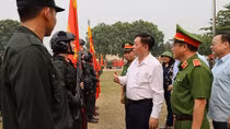 Đoàn công tác Trung ương thăm, tặng quà động viên CBCS CAND tham gia diễu binh, diễu hành