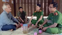 Người có uy tín tích cực tham gia giữ bình yên ở vùng cao Nam Trà My