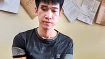 Đang ôm thùng xốp đựng gần 1000 viên ma tuý tổng hợp thì bị "tóm"