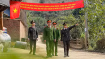 Bám bản, gần dân, giữ bình yên nơi cửa ngõ Tây Bắc