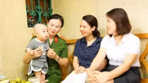 Trao Thẻ Căn cước tận nhà cho những công dân đầu tiên ở Nam Định