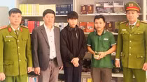 Nam sinh lớp 8 nhặt được gần 88 triệu đồng trả lại nhân viên giao hàng