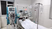 Cứu sống người đàn ông nguy kịch tính mạng vì vết loét nhỏ ở ngực