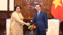 Chủ tịch nước Võ Văn Thưởng tiếp Đại sứ Pakistan Samina Mehtab