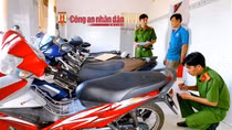 Tiệm sửa xe kiêm nhận cầm đồ “lụi”
