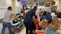 Nắng nóng kéo dài, nhiều người phải nhập viện