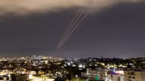 Trung Đông lại sục sôi khi Iran tấn công Israel