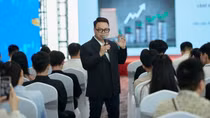 Vén màn kịch xa hoa của trùm lừa đảo