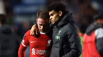 Liverpool và West Ham cùng bị loại khỏi Europa League