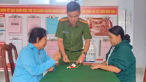 Nhặt được túi chứa vàng, đem nộp Công an nhờ trả lại