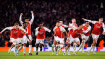 Thắng trên chấm luân lưu, Arsenal đoạt vé vào tứ kết Championleague