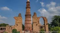 Tháp Qutub Minar, một kỳ quan không kém Đền Taj Mahal