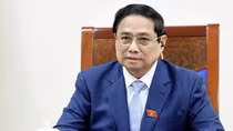 Thủ tướng Phạm Minh Chính điện đàm với Thủ tướng Singapore Lawrence Wong