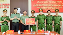Thứ trưởng Trần Quốc Tỏ thăm và làm việc tại Công an xã Cốc San