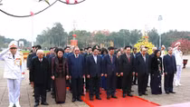 Lãnh đạo Đảng, Nhà nước và Bộ Công an vào Lăng viếng Chủ tịch Hồ Chí Minh