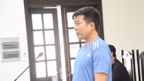 Bị đâm trọng thương vì say rượu, nhớ chuyện cũ nên gây sự với chủ phà