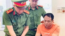 Bí thư chi bộ kiêm trưởng phố lạm quyền bán đất nghĩa trang