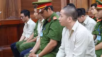 Các bị cáo chịu tình tiết tăng nặng vì phạm tội có tổ chức, nhiều lần