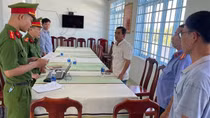 Lãnh đạo xã bị khởi tố vì tiếp tay cho vợ Chủ tịch xã chiếm đoạt hơn 11 tỷ đồng