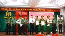 Chủ tịch UBND tỉnh Phú Yên khen thưởng hai đơn vị Công an tỉnh