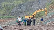 Xử lý hoạt động khai thác, vận chuyển đất trái phép tại Lương Sơn, Hòa Bình