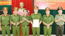 Khen thưởng các tập thể, cá nhân xuất sắc trong khám phá vụ vận chuyển 7,1kg ma tuý ở Thái Nguyên