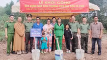 Công an tỉnh Bạc Liêu tặng nhà đại đoàn kết gia đình người Khmer
