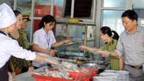 Siết chặt nhiều giải pháp kiểm soát vệ sinh an toàn thực phẩm