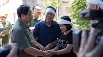 Phó trưởng Công an phường đi chống lũ đau xót nghe giọng nói cuối cùng của mẹ qua điện thoại