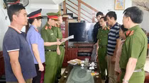 Khởi tố 3 đối tượng sản xuất thức ăn chăn nuôi giả