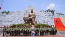 Trường ĐH Kỹ thuật - Hậu cần CAND về nguồn tại Khu di tích Sáu điều Bác Hồ dạy CAND