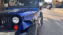 Va chạm với xe Jeep, người lái xe máy văng xa 20m