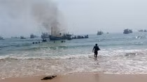 Tàu cá vừa cập bờ thì bất ngờ phát hỏa