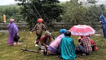Thấy khỉ leo cột điện, người đàn ông ra đuổi, không may bị điện giật tử vong