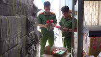 Hàng nghìn chai chống rỉ sét giả mạo nhãn hiệu bị thu giữ