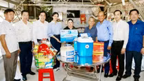 Agribank đồng hành Chương trình “Cùng ngư dân thắp sáng đèn trên biển”