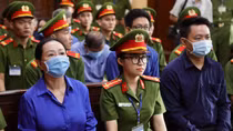 Bị cáo Trương Mỹ Lan nhận trách nhiệm toàn bộ việc vận chuyển tiền trái phép