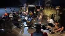 Tổ 171 phát hiện hàng trăm vụ vi phạm pháp luật trên đường phố