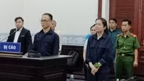 Phó giám đốc tham ô hàng trăm lượng vàng của công ty lãnh án chung thân