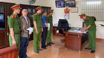 Bắt Giám đốc và Phó Giám đốc Công ty Chè Minh Rồng