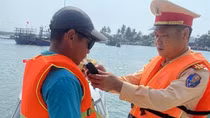 Tăng cường giải pháp phòng ngừa, xử lý nghiêm vi phạm để kéo giảm tai nạn giao thông