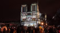Nhà thờ Đức Bà Paris rực sáng trong ngày mở cửa trở lại