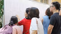 Loạn phí “đặt cọc”, giữ chỗ vào lớp 10 ngoài công lập